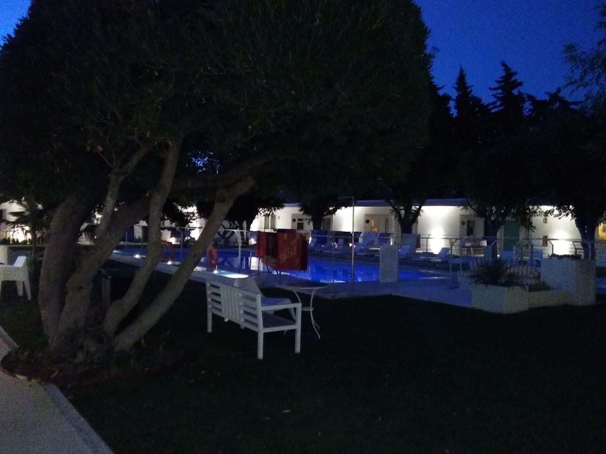Hostal Las Cumbres Conil De La Frontera Exterior foto