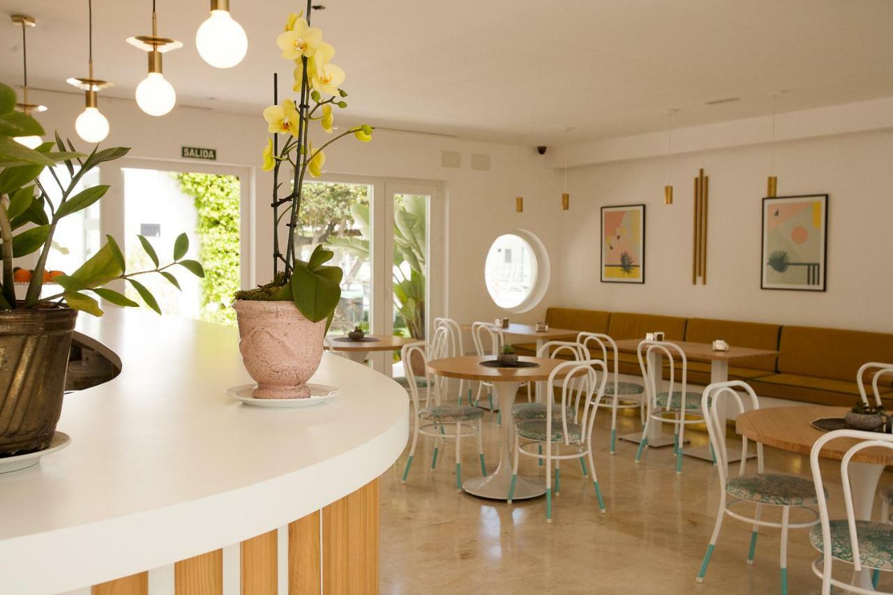 Hostal Las Cumbres Conil De La Frontera Exterior foto