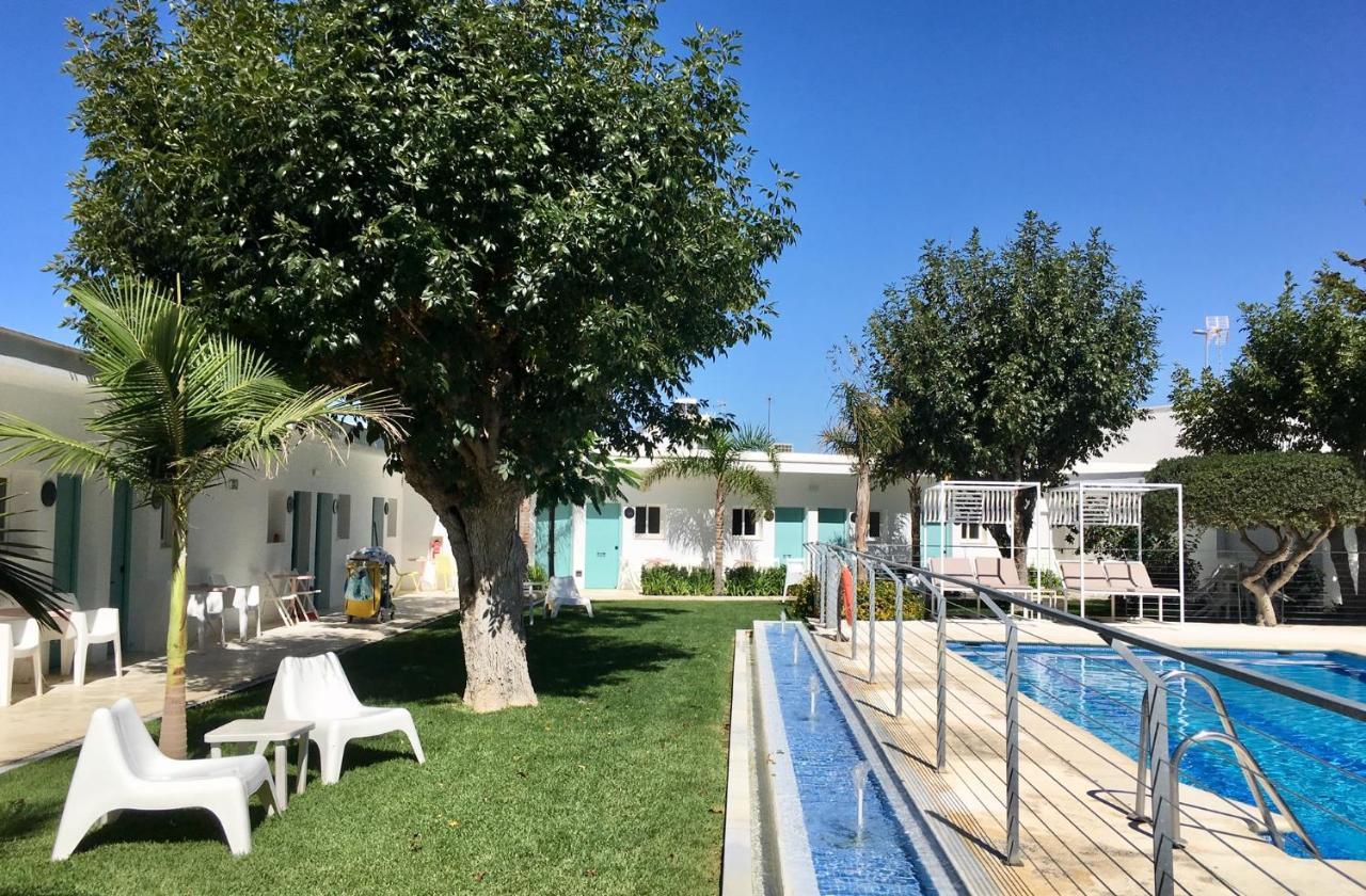 Hostal Las Cumbres Conil De La Frontera Exterior foto