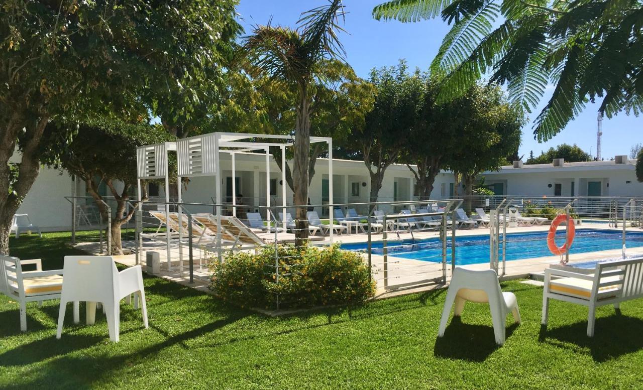 Hostal Las Cumbres Conil De La Frontera Exterior foto